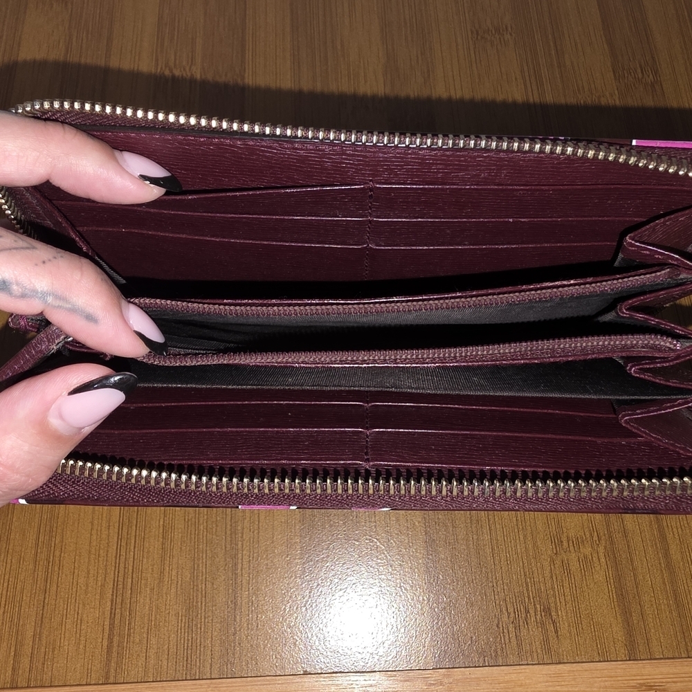 Gucci Wallet | Heart Print Wallet - Purple and Pink - Picture 6 of 7